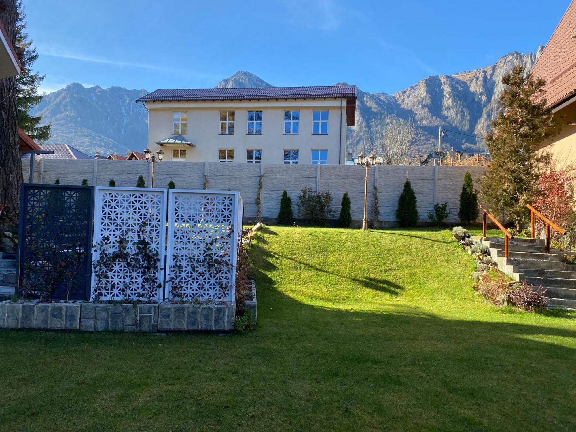 Royal Inn Busteni-Adults Only Exterior photo